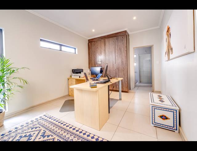 3 BEDROOM HOUSE FOR SALE IN BRYANSTON